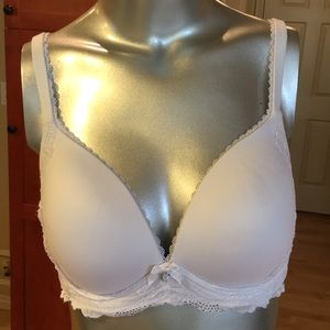 Body by Victoria’s Secret No-Wire bra